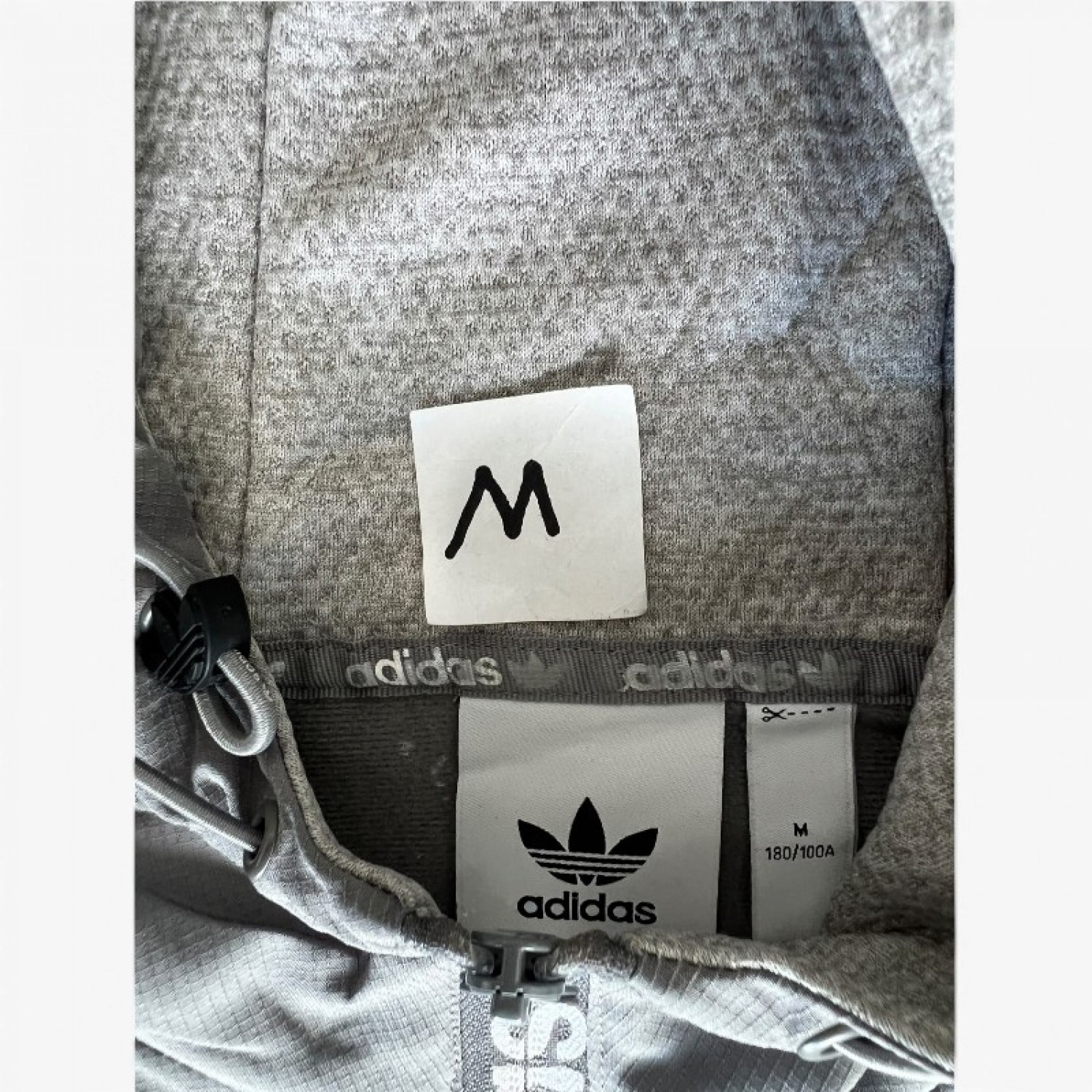 Adidas Originals φούτερ με κουκούλα γκρι — M