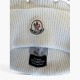 Moncler πλεκτός σκούφος εκρού — One Size