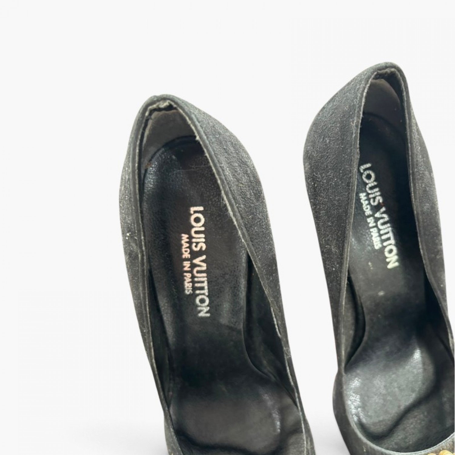 Louis Vuitton Μαύρες Suede Γόβες με Χρυσό LV και Strass – Μέγεθος  40 / Pre-Owned