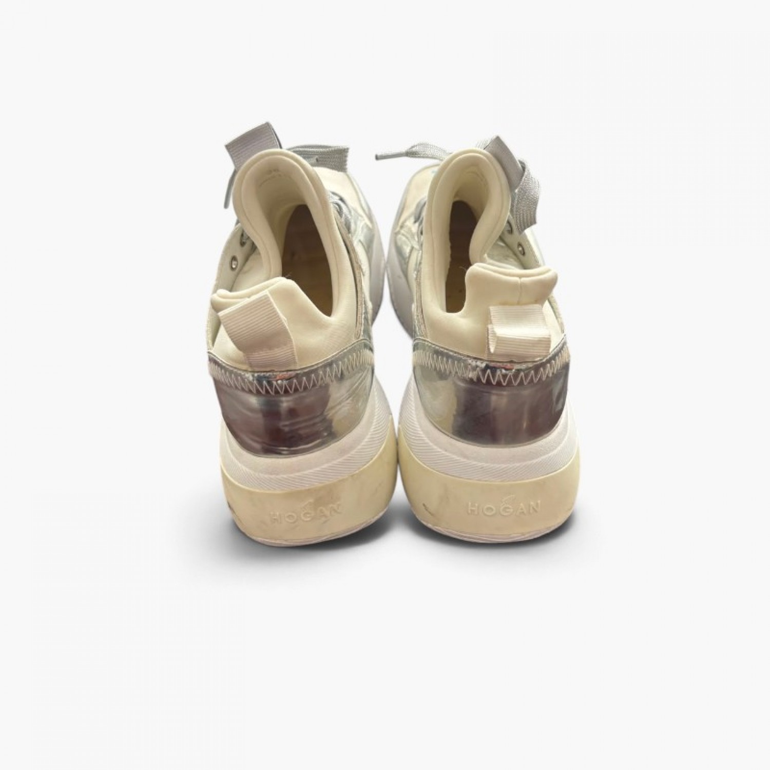 Λευκά Sneakers με Ασημί Μεταλλικές Λεπτομέρειες – Μέγεθος 38 / Pre-Owned
