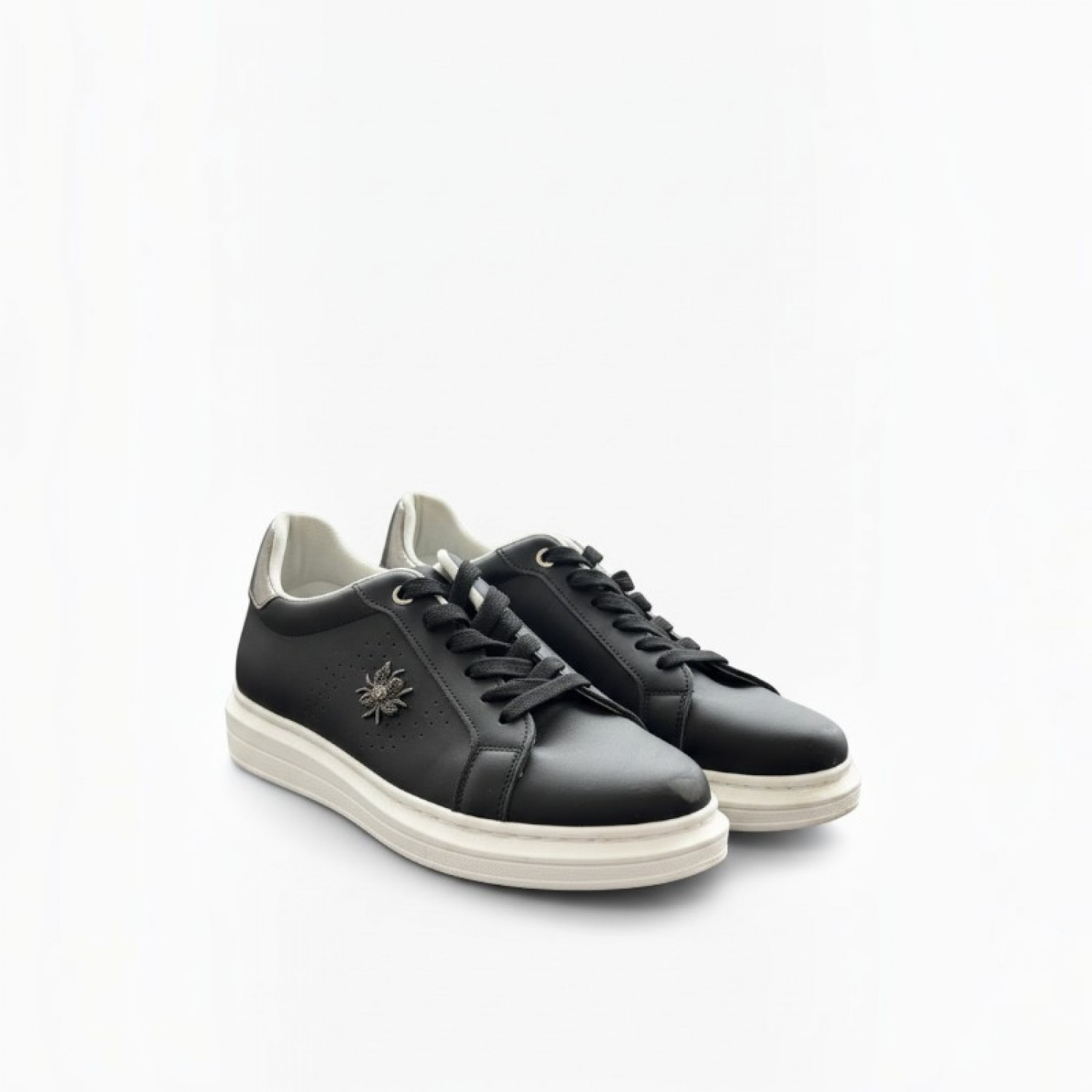 Μαύρα Sneakers με Μεταλλικό Bee και Λευκή Σόλα – Μέγεθος 40 / Pre-Owned