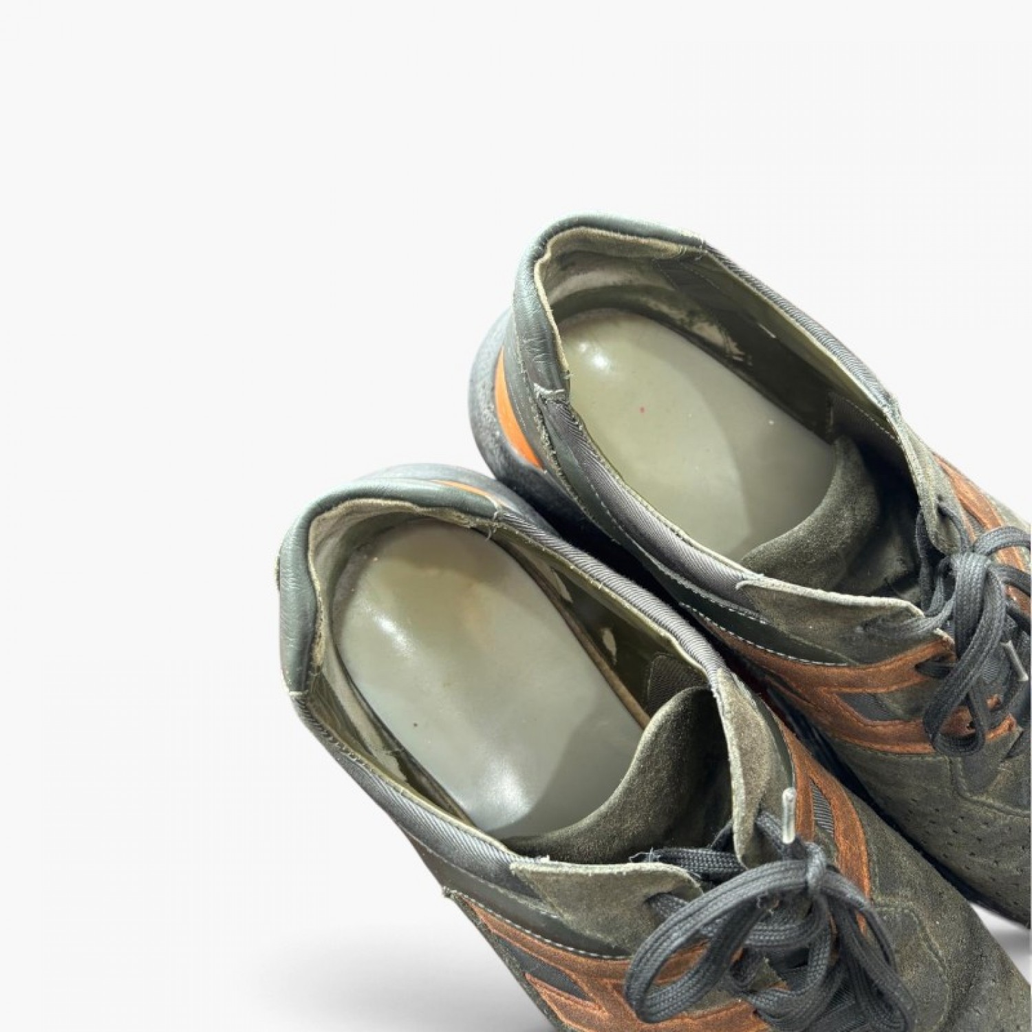 Σκούρο Γκρι Suede Sneakers με Καφέ Λεπτομέρειες – Μέγεθος 44 / Pre-Owned