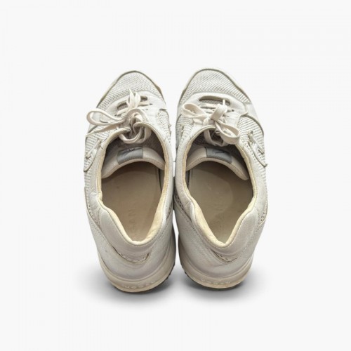 Λευκά Mesh Sneakers με Ανάγλυφες Λεπτομέρειες – Μέγεθος 44 / Pre-Owned