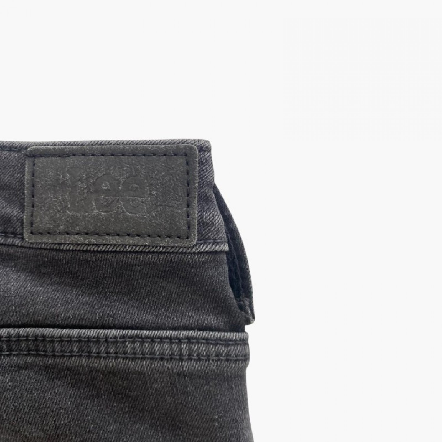 Lee Skinny Jeans — Size 32 / Pre-Owned