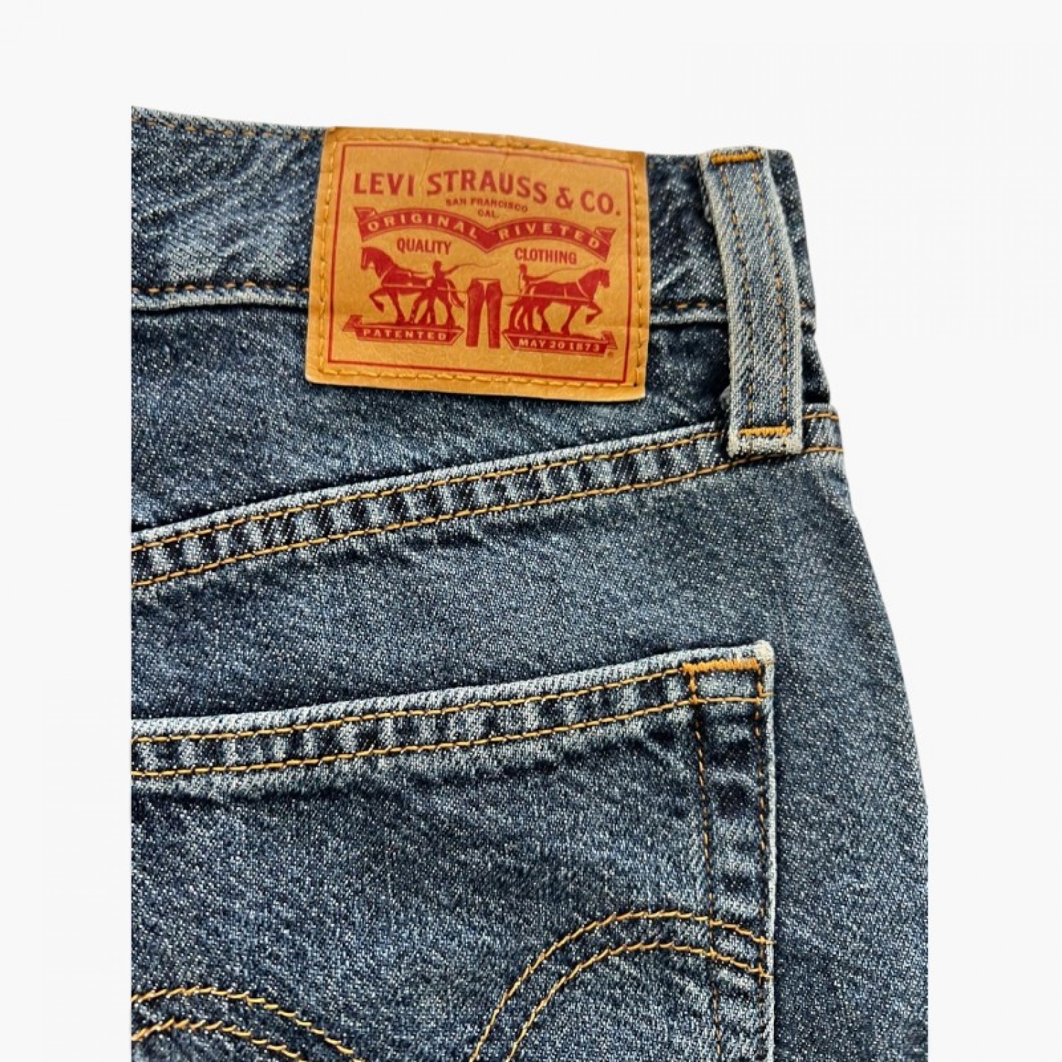 Levi’s Ψηλόμεσο Mom Τζιν – Μέγεθος 36 / Pre-Owned