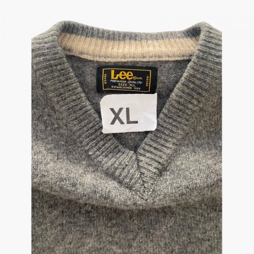 Lee Grey V-Neck Sweater — Size XL / Pre-Owned