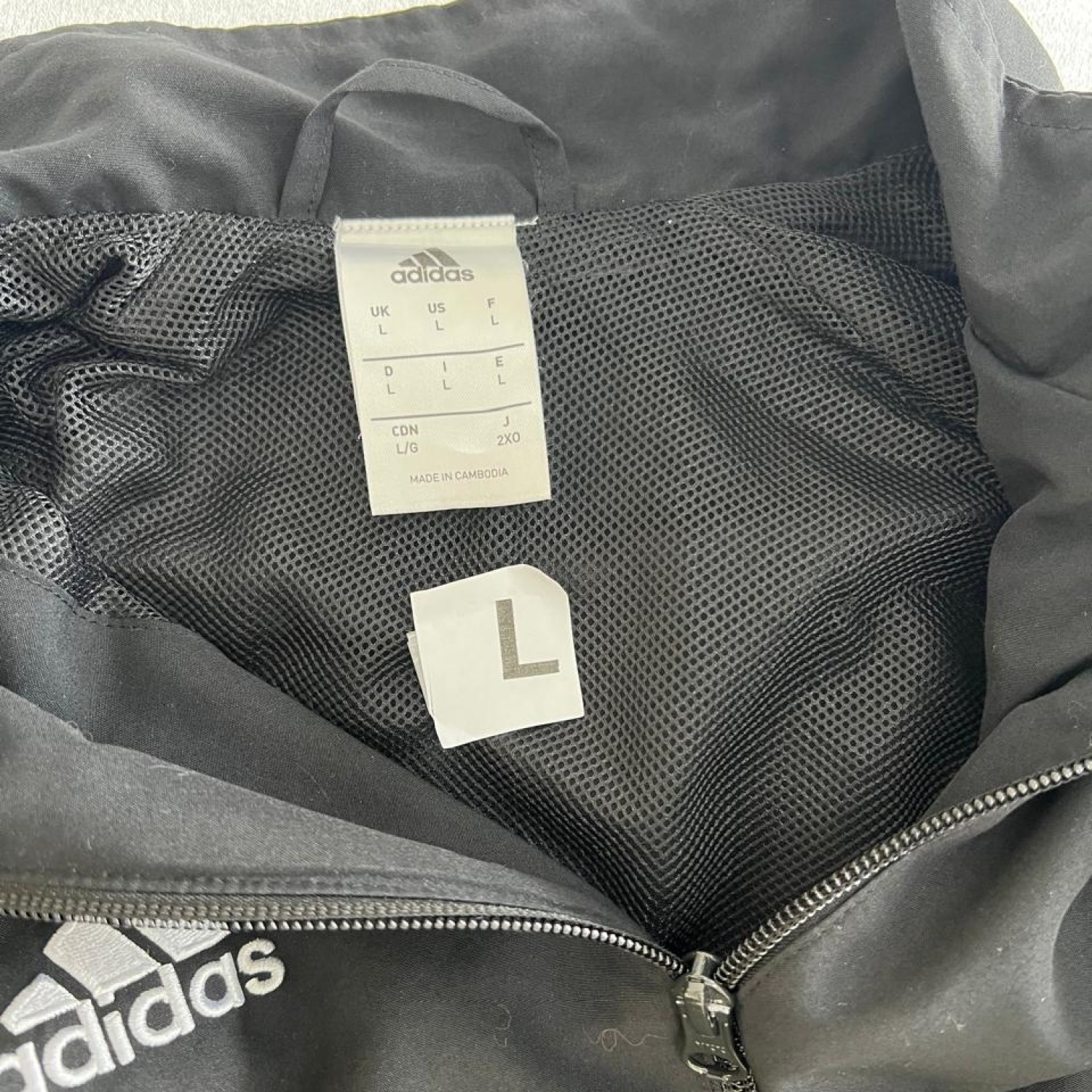 Adidas Μαύρο Αντιανεμικό Track Jacket με Λευκές Λεπτομέρειες – Μέγεθος L / Pre-Owned