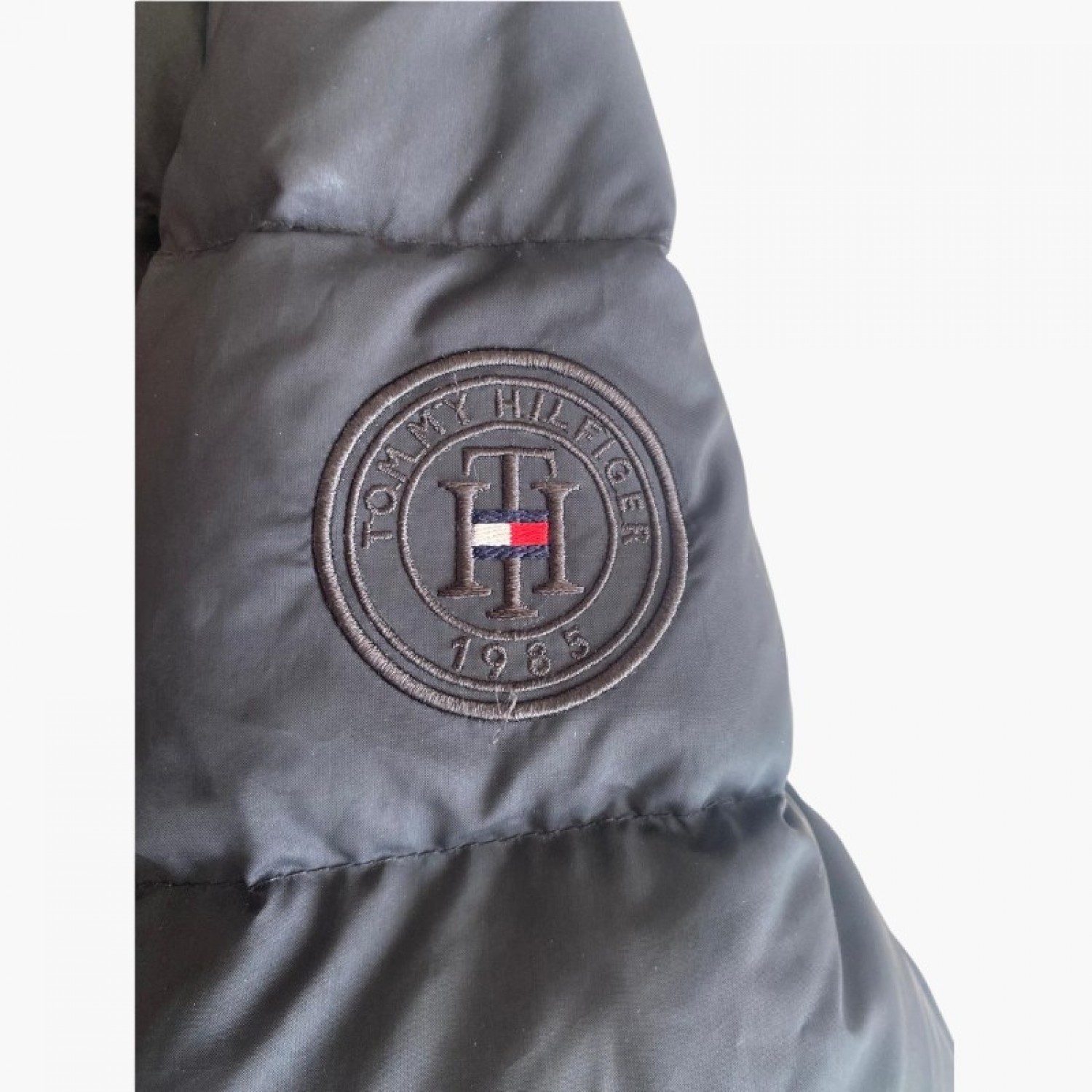 Tommy Hilfiger Καπιτονέ Μπουφάν Μαύρο με Γούνινη Κουκούλα – M / Pre-Owned