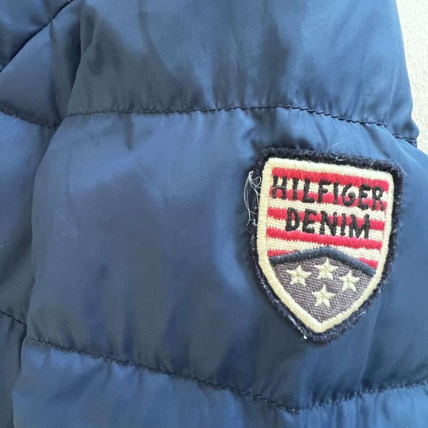 Hilfiger Denim Μπλε Puffer Μπουφάν με Γούνινη Κουκούλα – Μέγεθος M / Pre-Owned
