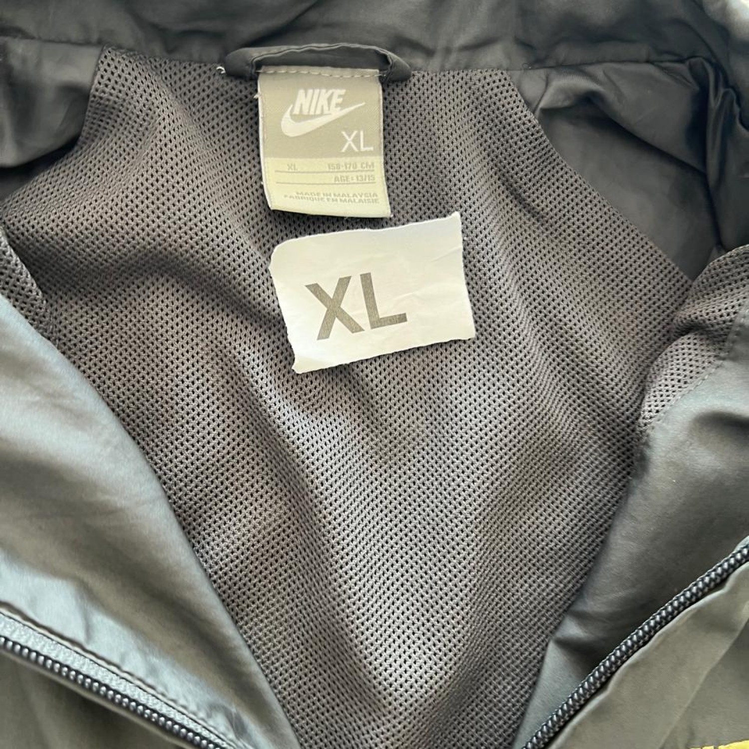 Nike Μαύρο Hooded Jacket με Μεγάλο Πίσω Λογότυπο – Εφηβικό XL / Pre-Owned