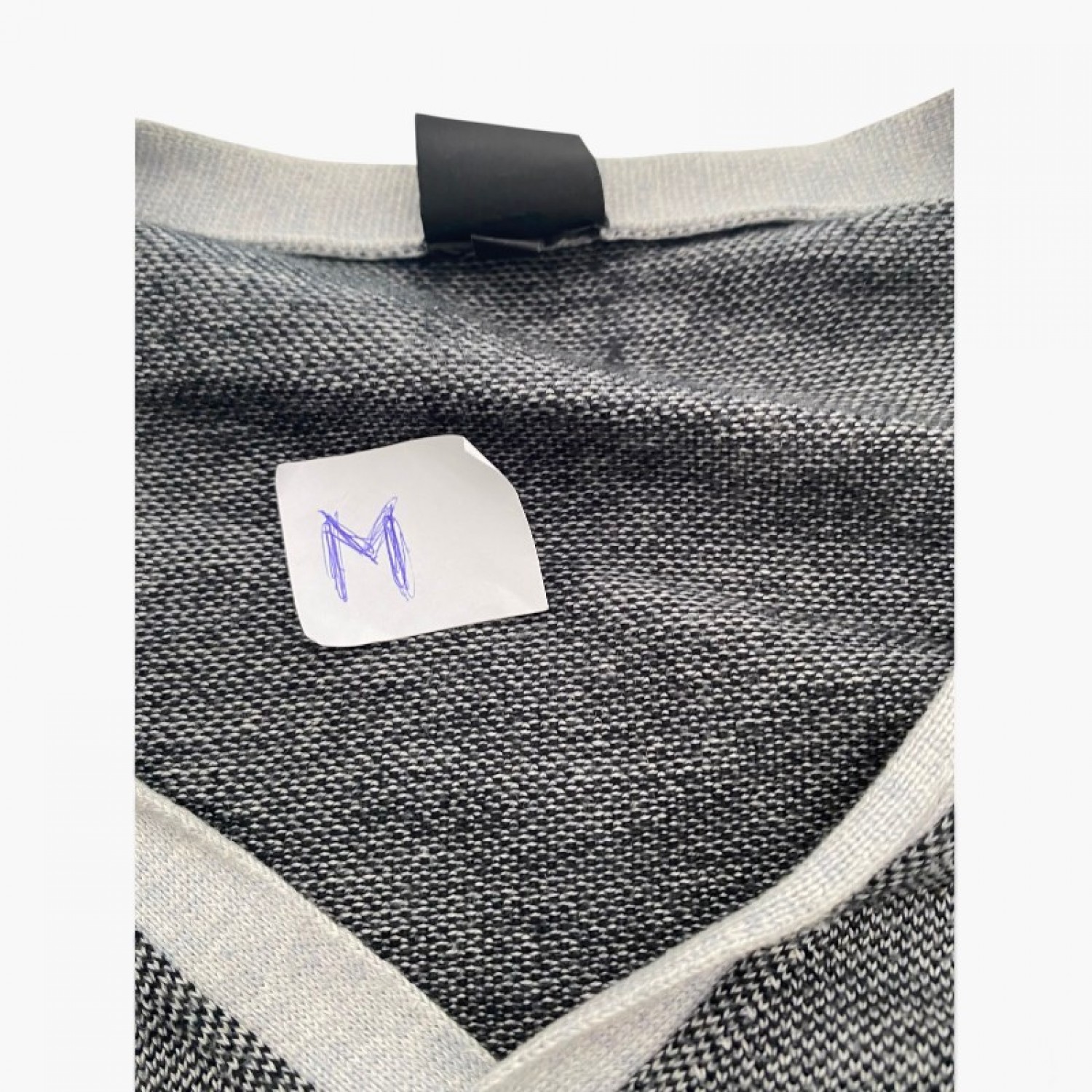 BOSS Γκρι Πλεκτό Πουλόβερ V-Neck με Ανοιχτόχρωμα Τελειώματα – Μέγεθος M / Pre-Owned