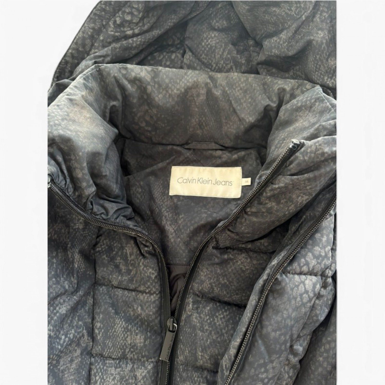 Calvin Klein Jeans Γυναικείο Γκρι Καπιτονέ Μπουφάν με Κουκούλα – Μέγεθος M / Pre-Owned