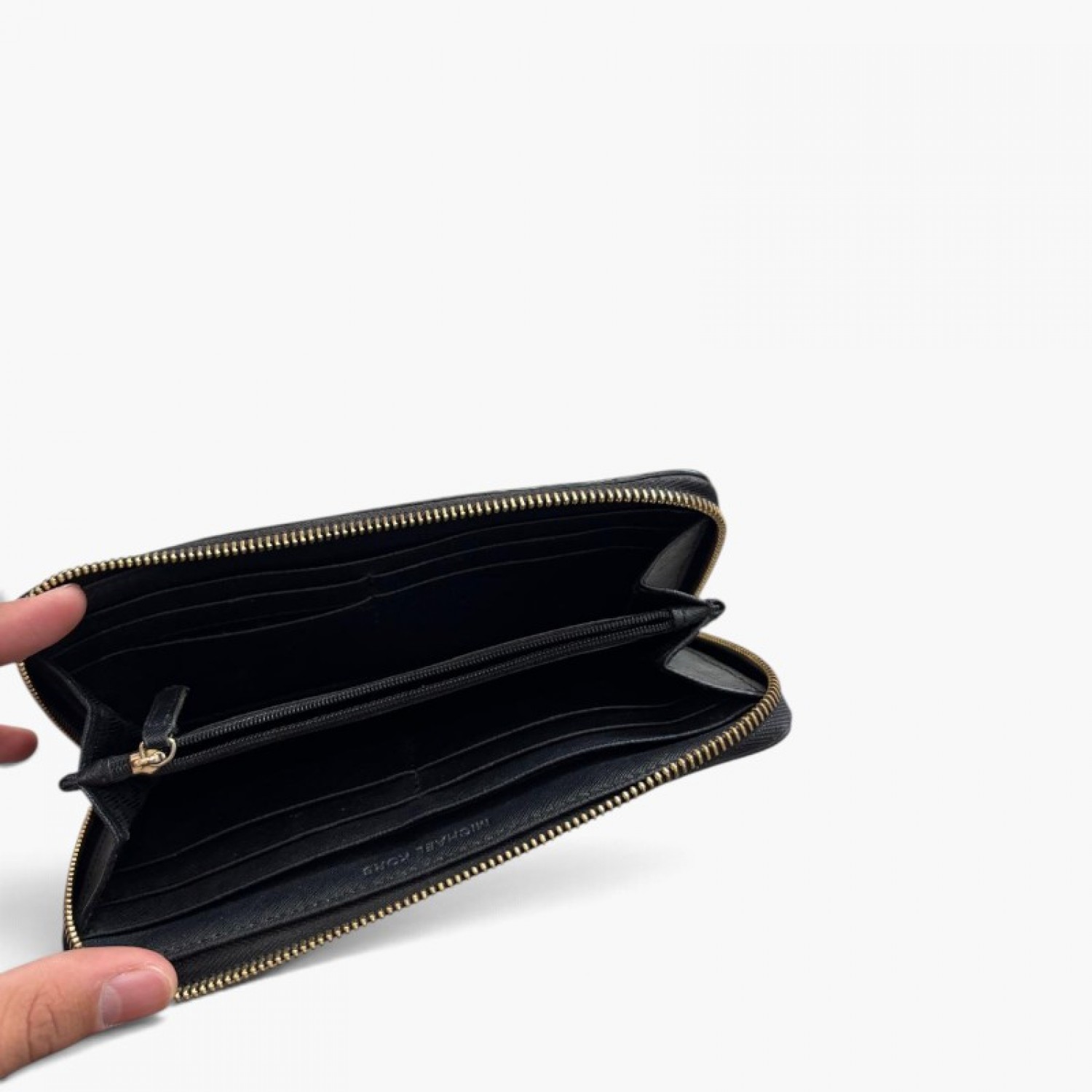 Michael Kors Zip-Around Wallet / Pre-Owned