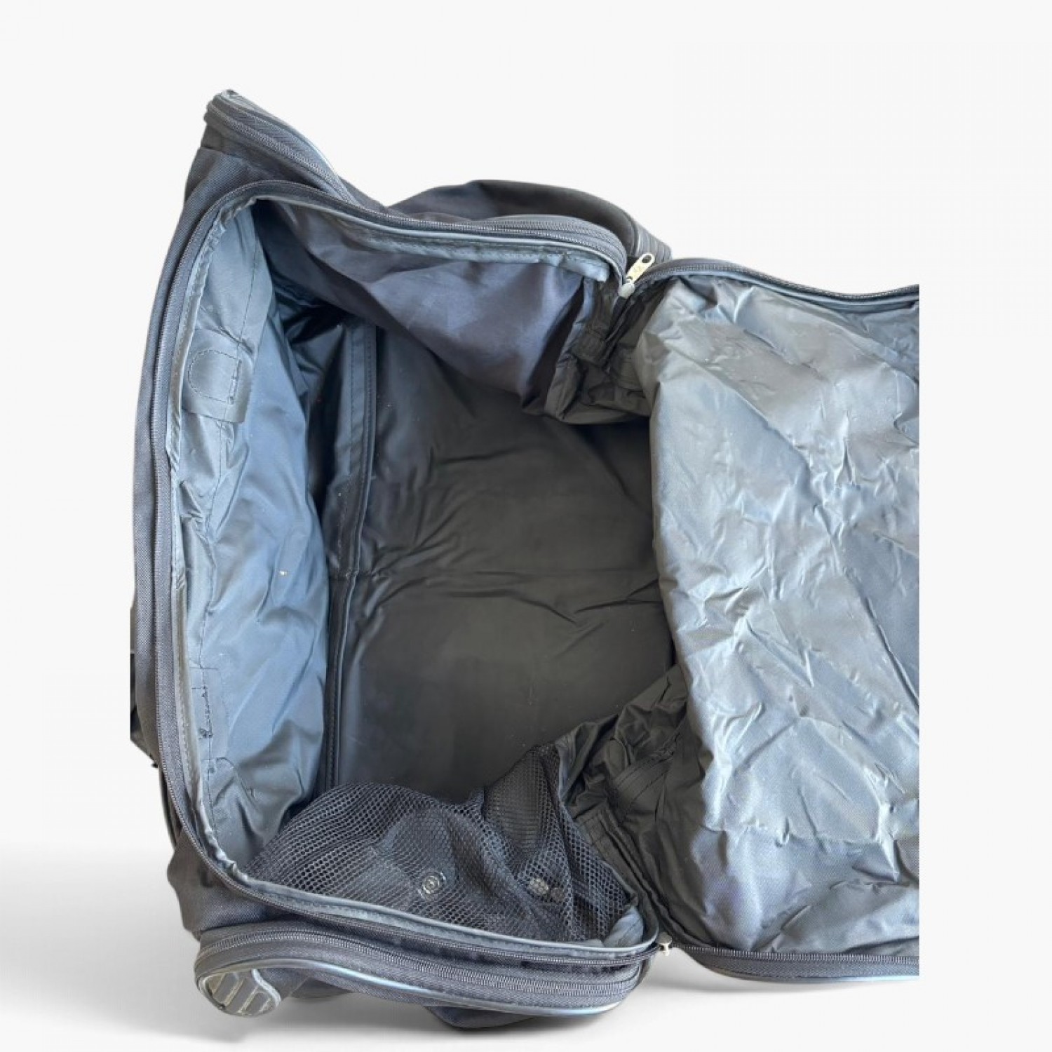 Black Travel Duffle Bag / Pre-Owned