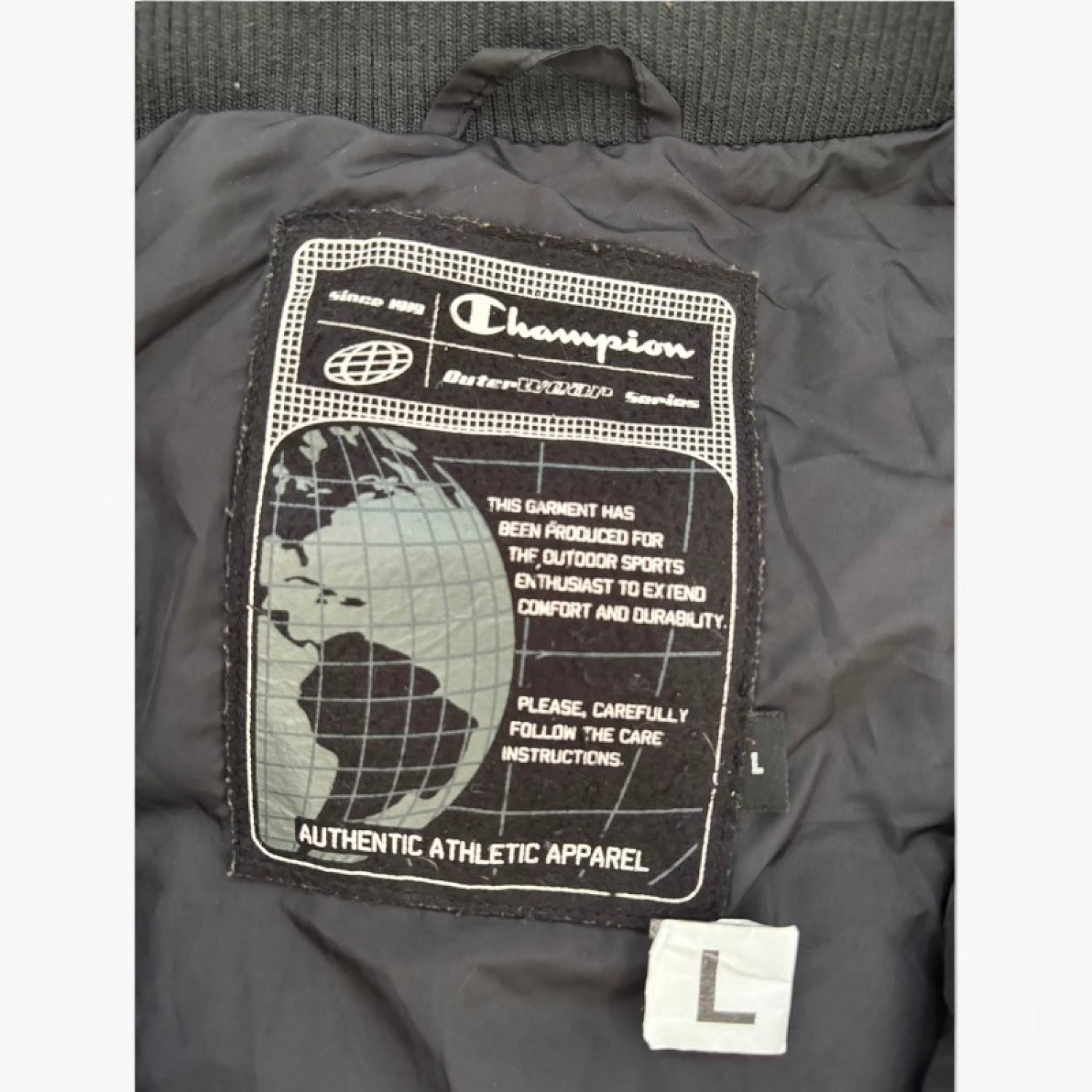 Champion Hooded Puffer Jacket / Pre-Owned